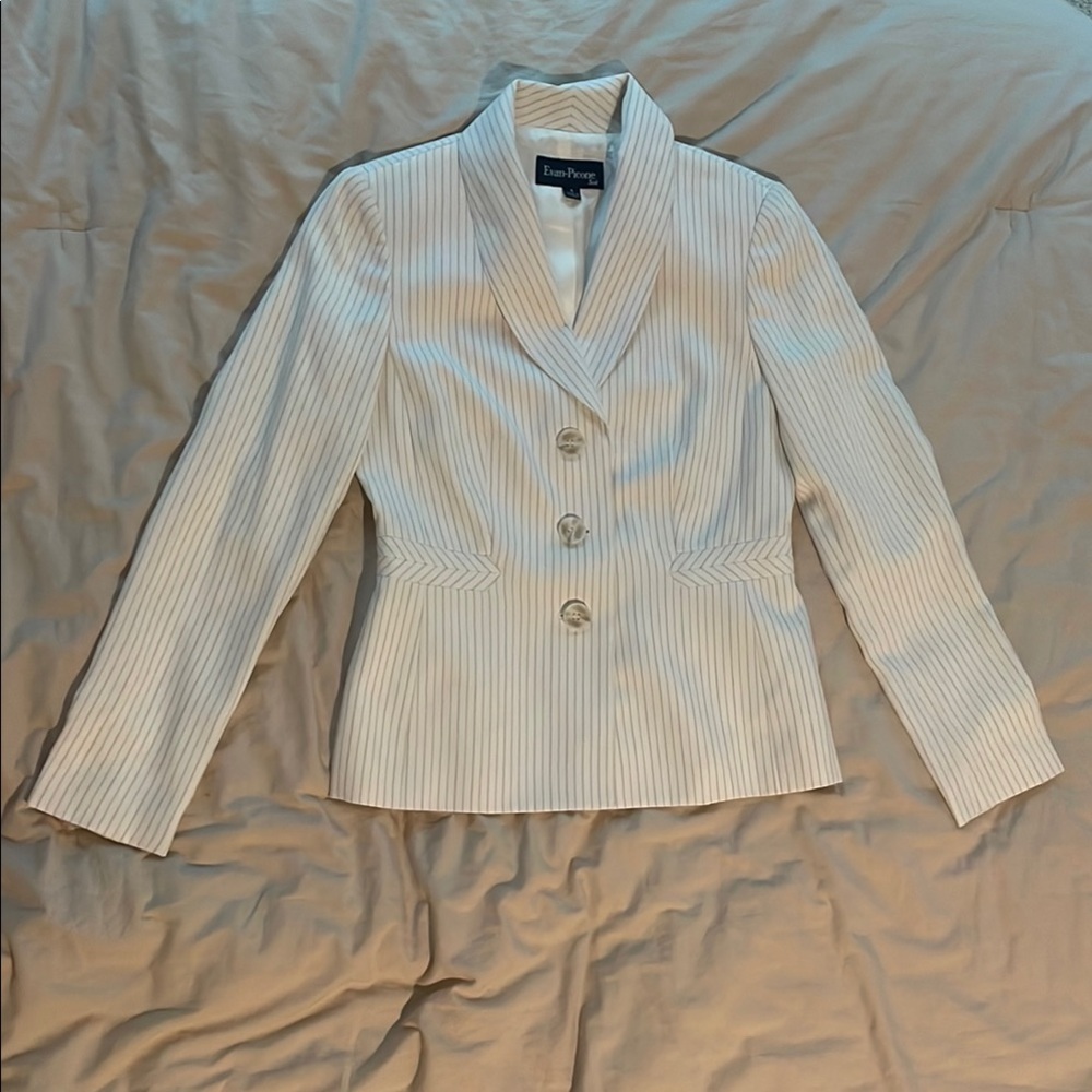 Elegant White Pinstripe Women's Suit Set - Picture 5 of 5